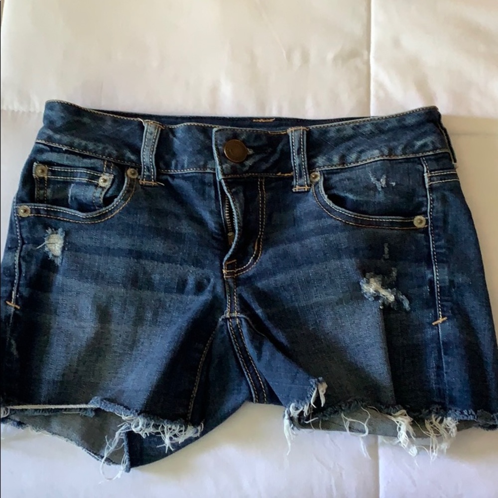 Low-rise dark wash Denim shorts